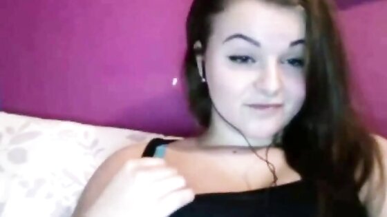 Nice Young Girl Show Tits