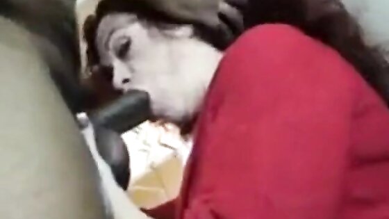 Mature Sucks BBC To Completion