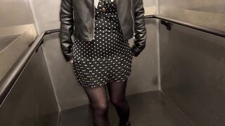 Handjob in a Car by Sexy GF Leads to a Quick Public Cumshot