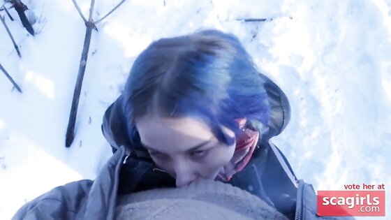 Teen Schoolgirl Gives Risky Public Blowjob in the Park