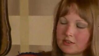 Deutsche Hahnrei-Frau teilt Dreier