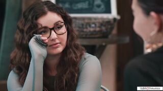 Shemale Emma Rose bangs her gf in cafe