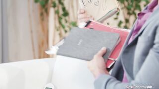 I made babysitter gush out pussy fluids