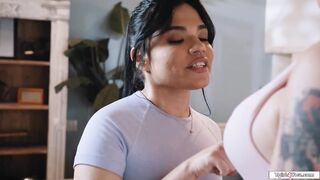 Trans Blake Lovely licks petite latina