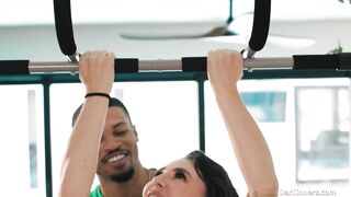 For a teen she knows how to handle a bbc