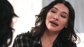 Babe cant take eyes off trans contractor