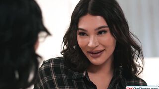 Busty tgirl Andylynn Payne fucks client
