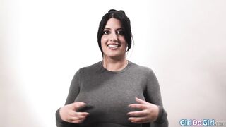 Watch Sarah Arabic masturbate with a toy