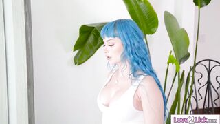 OMG I stare straight into roomies pussy