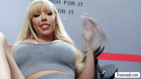 Must Watch this Threesome anal in the gym