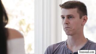 Skinny Tbabe gives her lover a blowjob payment