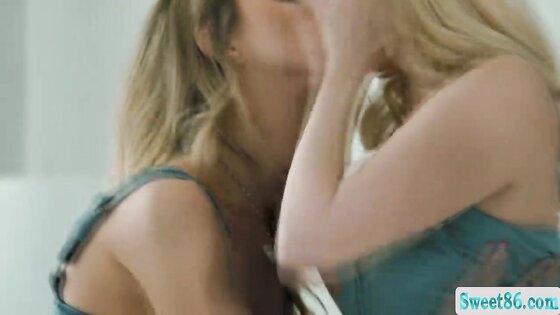 Lesbian stepmom licks and fingers her stepdaughter