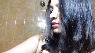 dedinho na buceta da Renata