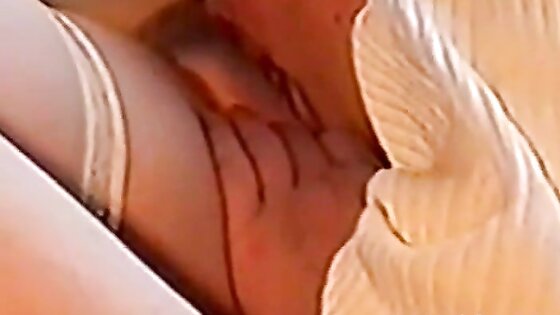 Dansk hustru slikket af husets ven