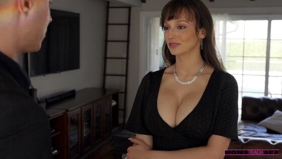 I cum inside my hot stepmom after funeral